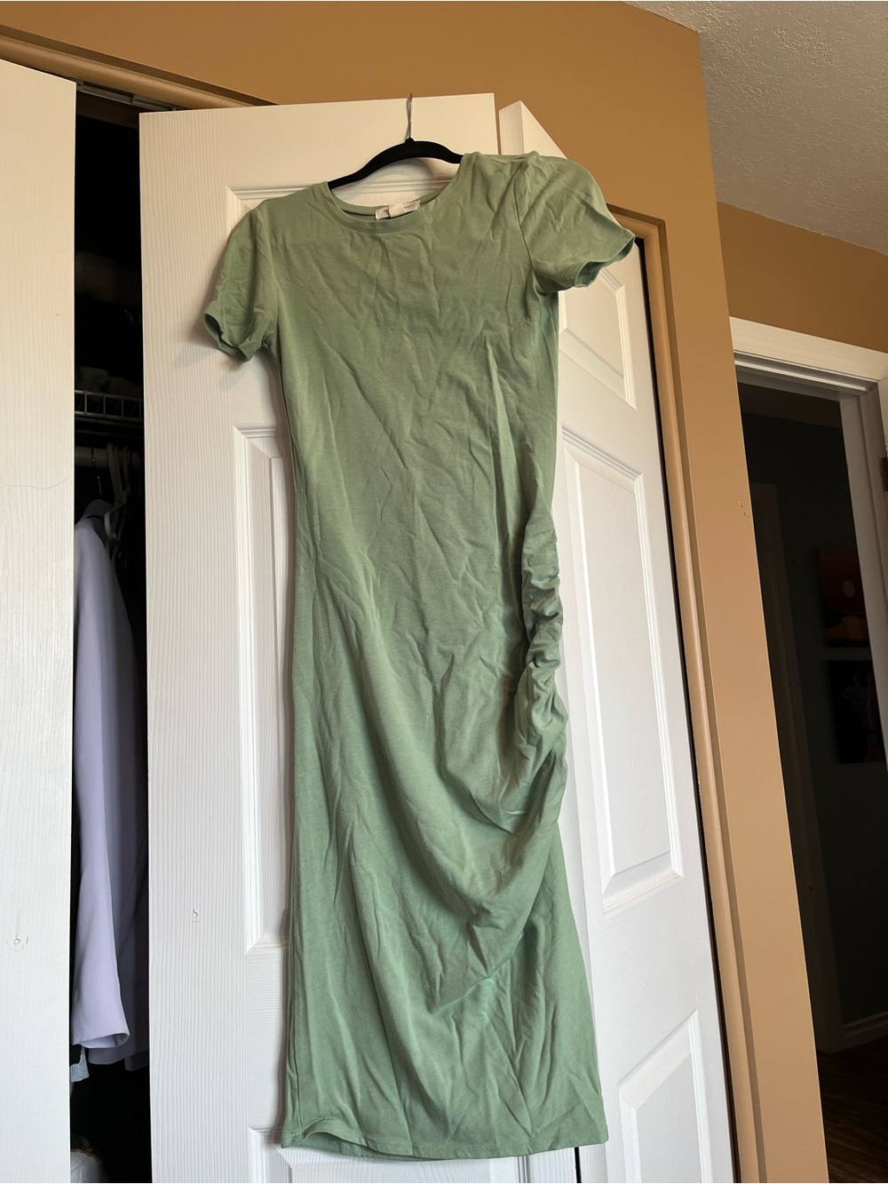 Treasure & Bond Short-Sleeve Midi Dress in Sage Green